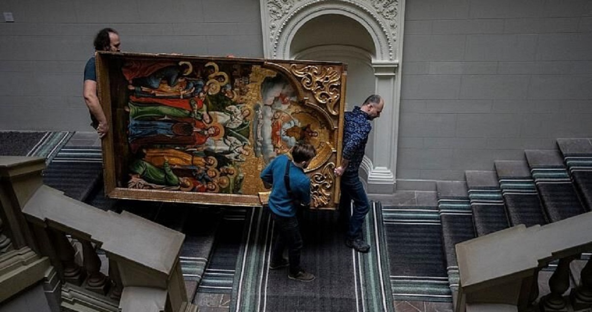 انتقال آثار هنری بزرگ‌ترین موزه اوکراین به جای امن