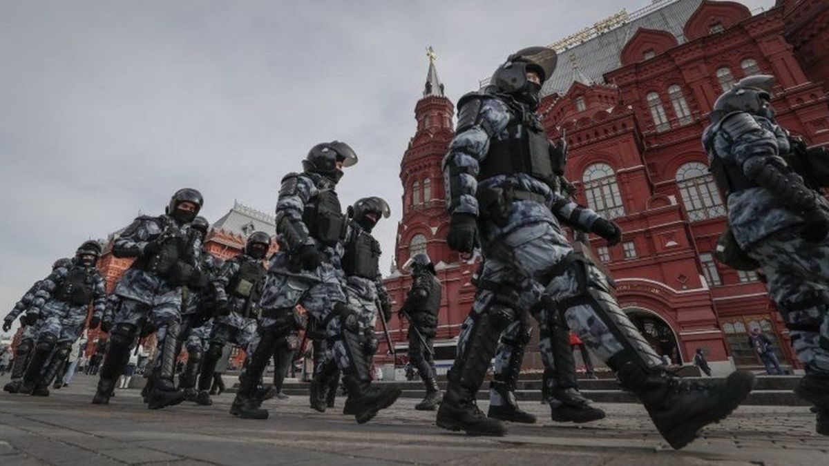 تظاهرات ضد جنگ در شهرهای مختلف روسیه / بازداشت 4 هزار و 300 نفر (+عکس)