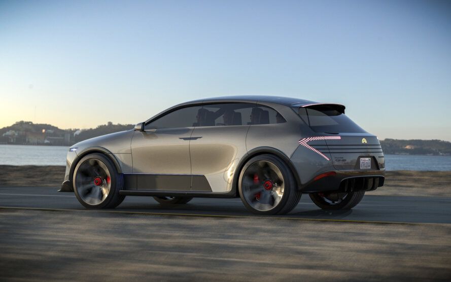 هامبل وان؛ شاسی بلندی که از خورشید نیرو می‌گیرد