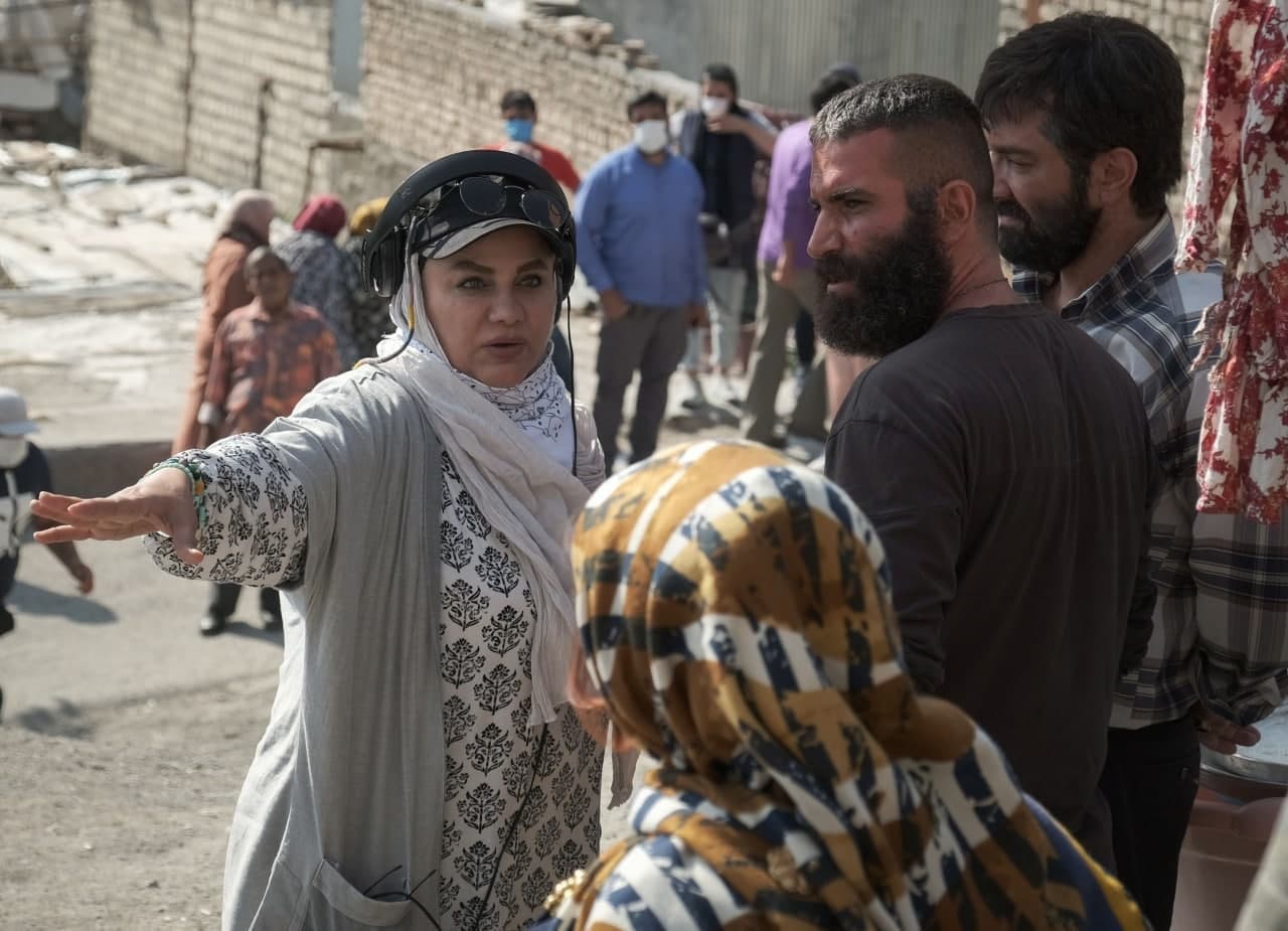 نرگس آبیار در گفتگو 