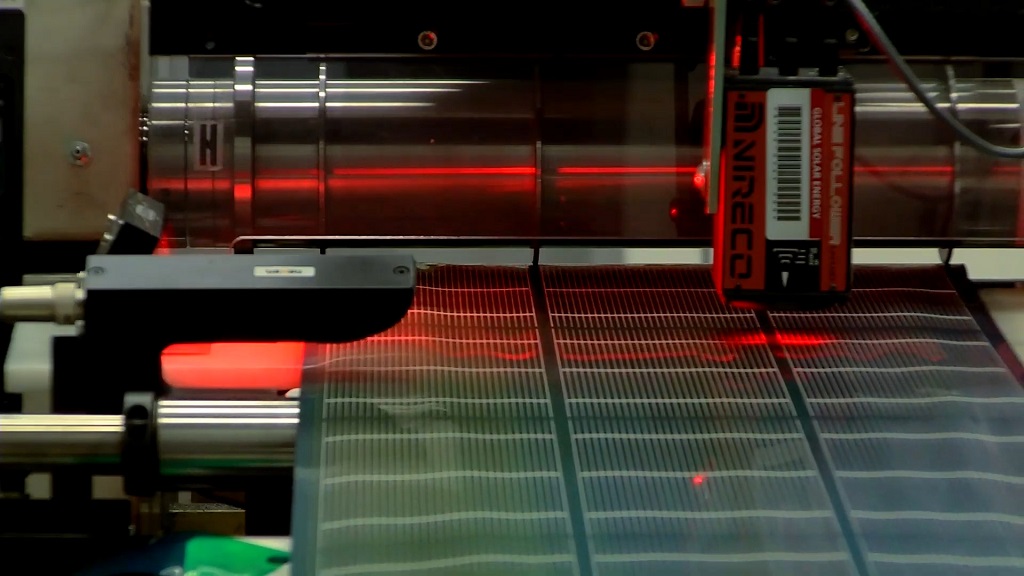 تبدیل کل خانه به یک منبع انرژی پاک با رنگ خورشیدی