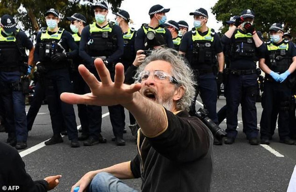 بازداشت معترضین به قرنطینه کرونایی در استرالیا