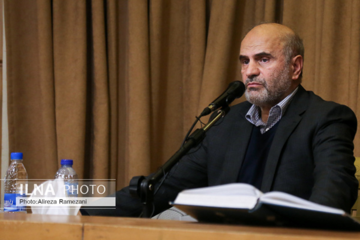 فرشاد مومنی:
رئیس سازمان برنامه و بودجه فهمی از اقتصاد ایران ندارد