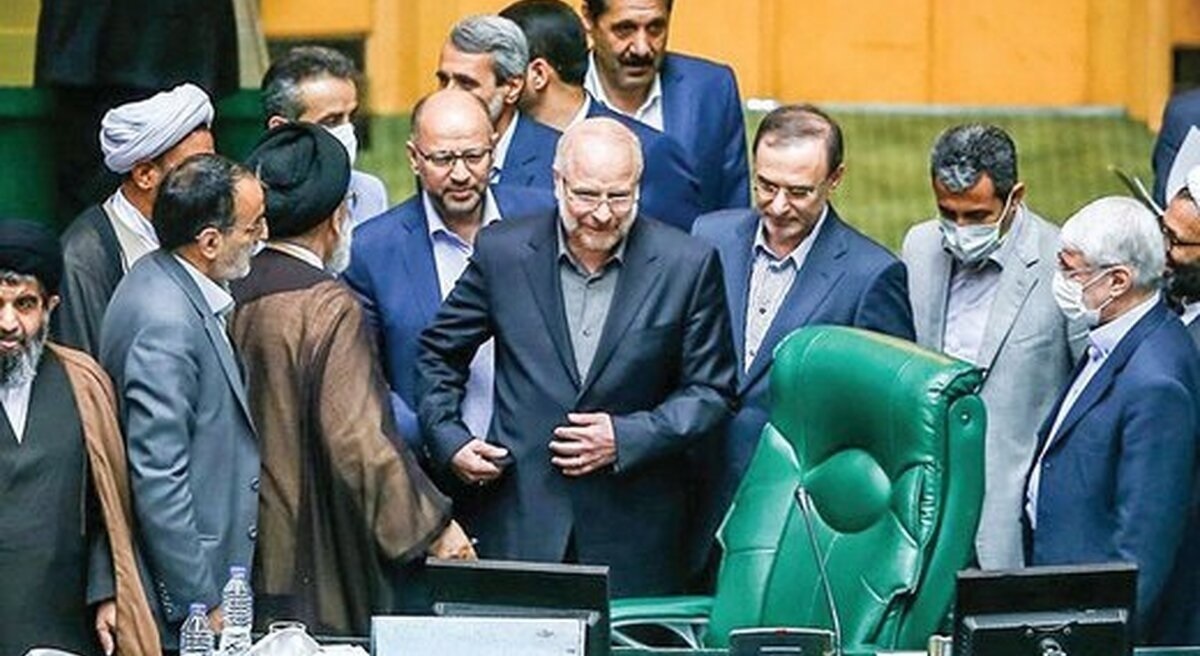 شرق: درگیری پایداری‌ها و قالیبافی‌ها بالا گرفت/ واژه گنگ «حکمرانی نو»، تندروها را برآشفته کرده