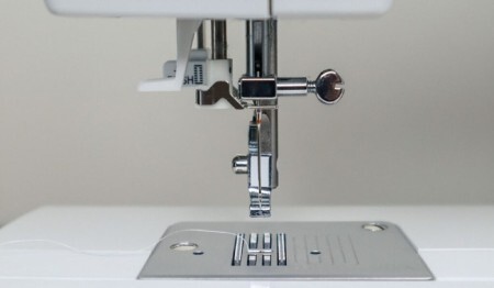 نحوه تعویض سوزن چرخ خیاطی نحوه تعویض سوزن چرخ خیاطی