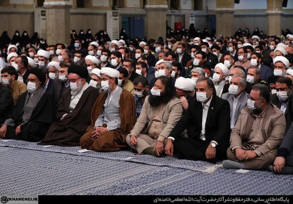 مقام معظم رهبری: راه رفع وسوسه تبلیغاتیِ اثرگذار بر ذهن جوان و نوجوان باتوم نیست، تبیین و روشنگری است