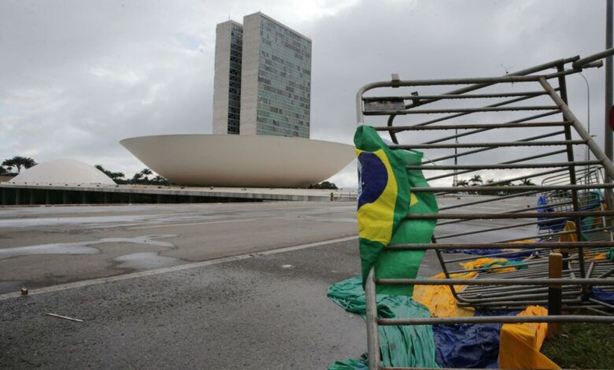 دستگیری صدها حامی رئیس جمهوری پیشین برزیل در پی حمله به ساختمان های کنگره