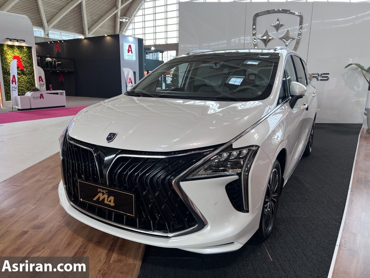نگاهی به سوبا M4 یک 7 نفره لوکس، محصولی از خودروسازی فردا (+عکس)