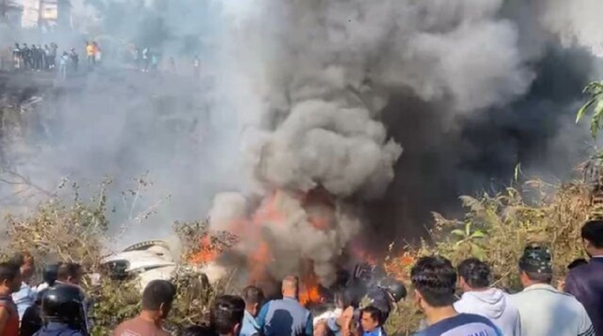 ببینید | ضبط لحظات سقوط هواپیمای نپالی با گوشی همراه مسافر