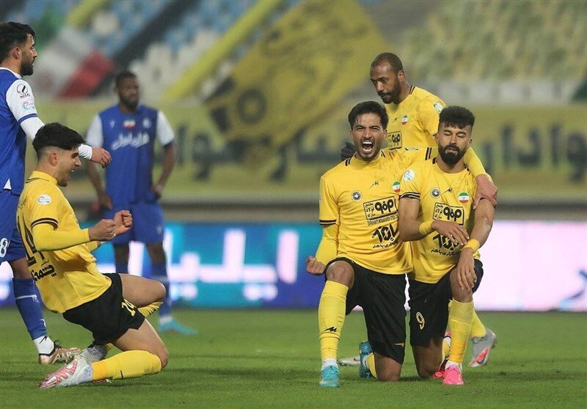 اعتراض باشگاه استقلال: پنالتی  ما گرفته نشد/ مهاجم سپاهان باید اخراج می‌شد