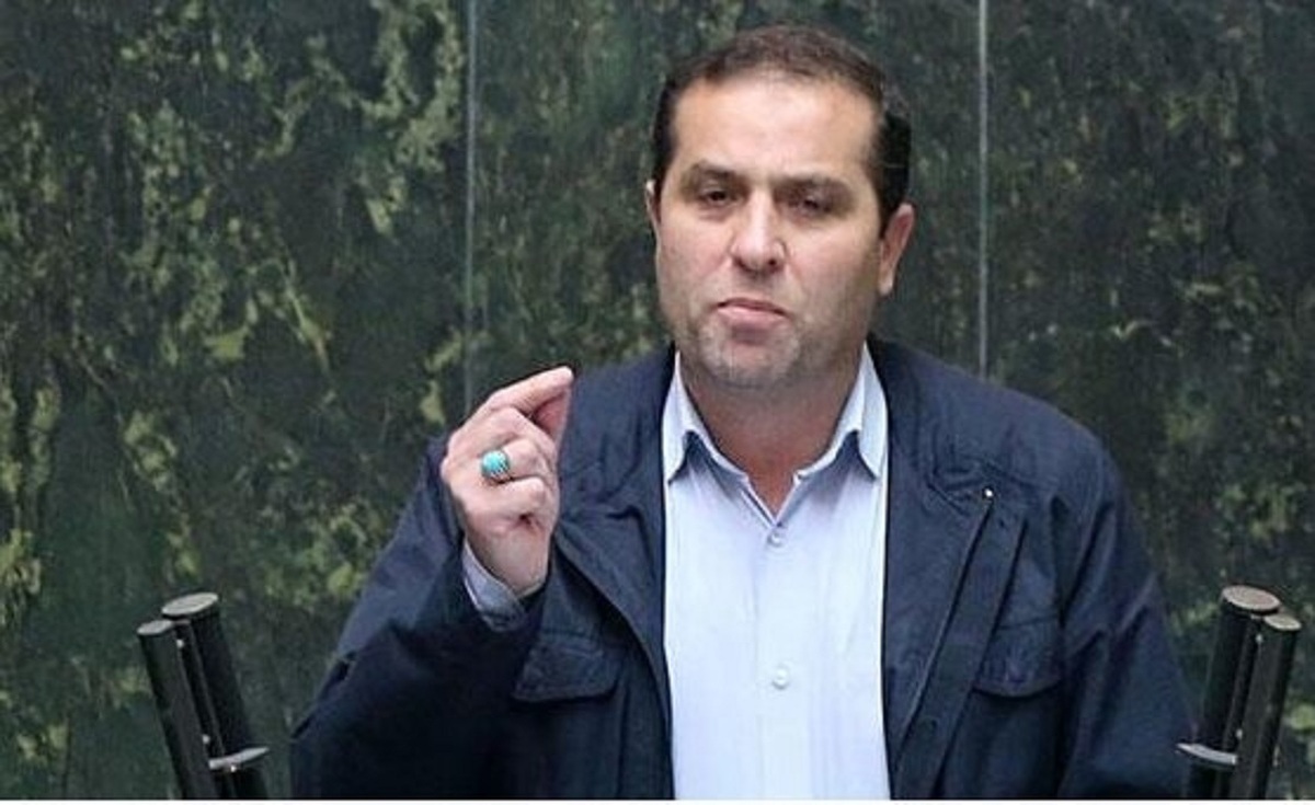 نماینده مجلس: فرمانده اقتصادی دولت کیست؟/ آقای رئیسی و صالح آبادی! دلار شده ۴۰ هزار تومان، پول مردم روز به روز دود می‌شود و به هوا می‌رود