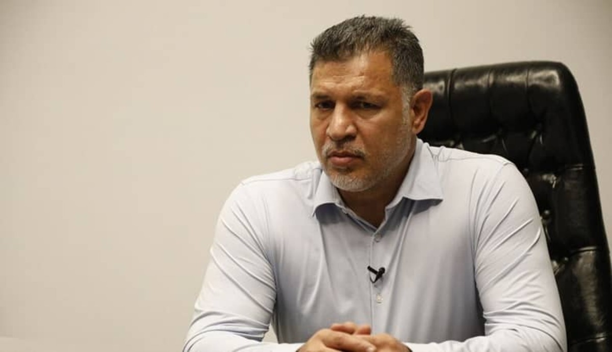 برگرداندن دختر و همسر علی دایی از پرواز دبی / دایی: واقعا نمی‌دانم دلیل این کارها چیست؟/ قوه قضائیه: «علت ممانعت از خروج همراهی با اغتشاشگران»