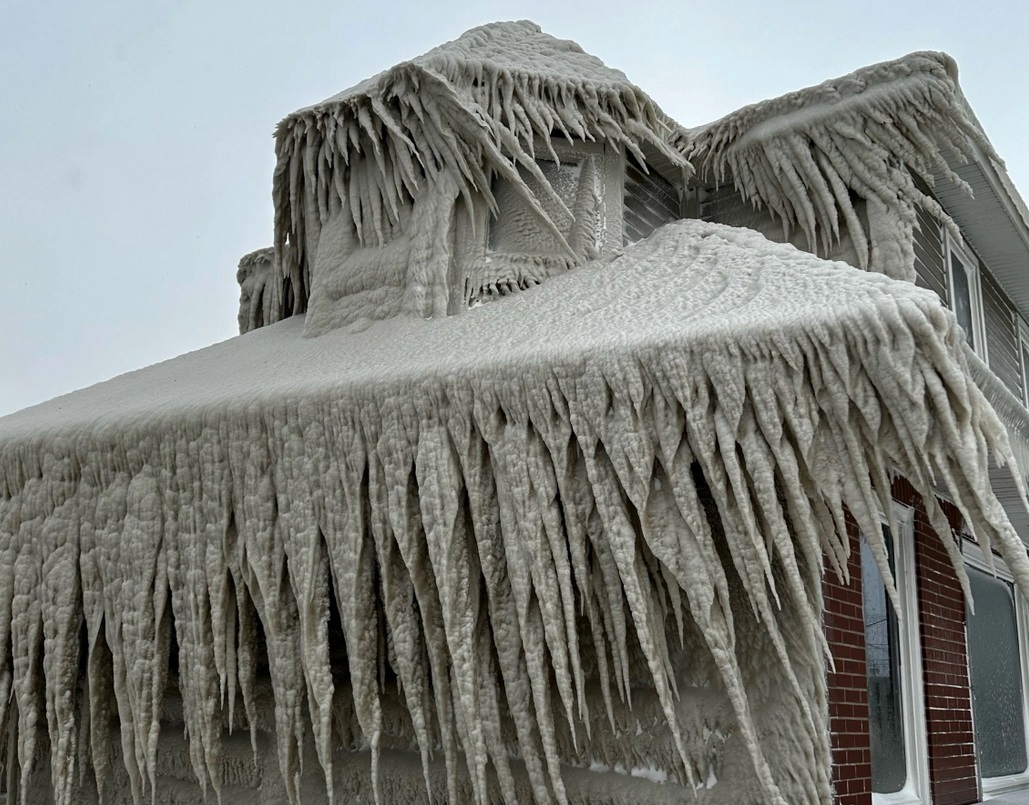 برف و سرما در آمریکا (+عکس): مرگ 60 نفر  / قطع برق هزاران خانه / کاهش دما به منفی 48 / لغو 17 هزار پرواز