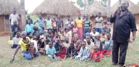 کشاورز اوگاندایی با ۱۲ همسر، ۱۰۲ فرزند و ۵۶۸ نوه! (+عکس) کشاورز اوگاندایی با ۱۲ همسر، ۱۰۲ فرزند و ۵۶۸ نوه! (+عکس)