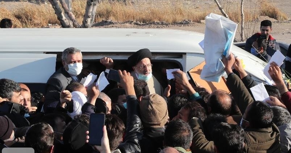 روزنامه اطلاعات: پیام چهار برابر شدن تعداد نامه‌های مردم به رئیسی، یعنی افزایش گرفتاری‌های مردم