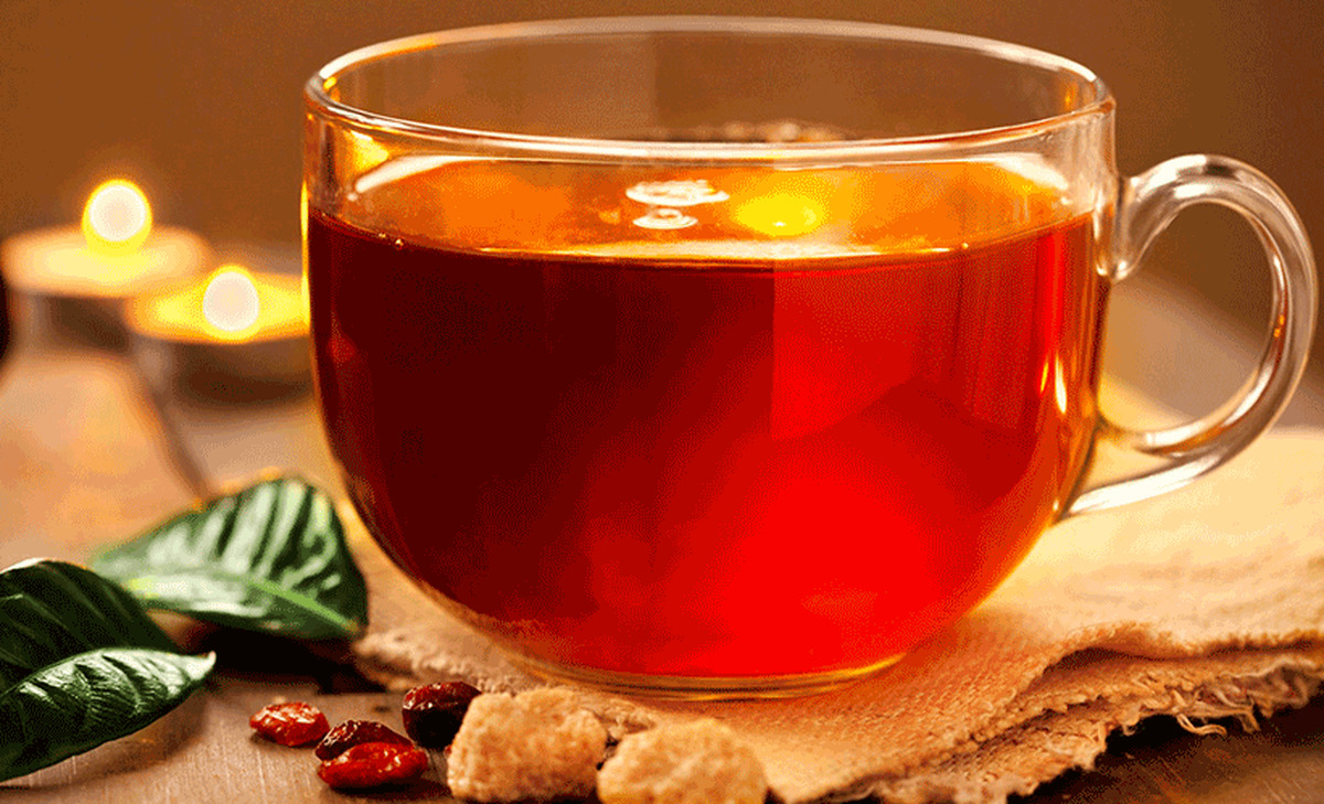 عوارض وحشتناک خوردن چای مانده!