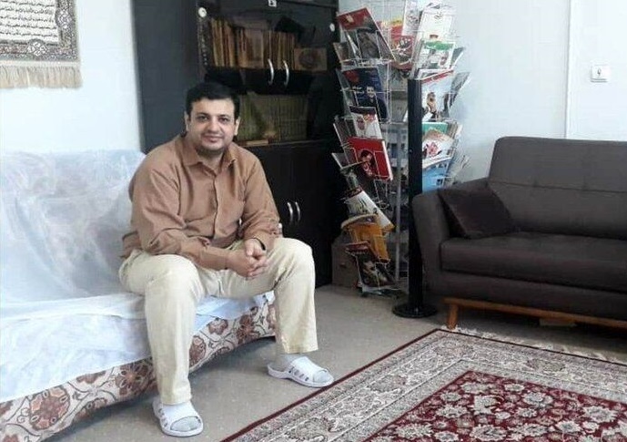 رائفی پور رائفی پور ، رائفی پور ، رائفی پور ؛ یکی نیست این دستگاه تولید توهین و نفرت را از برق بکشد؟