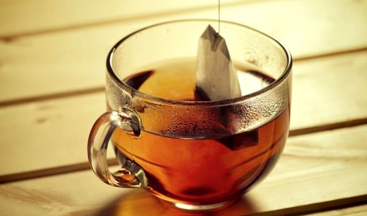 معجزه چای کیسه‌ای برای رفع بوی بد پا تا حالت دهندگی مو