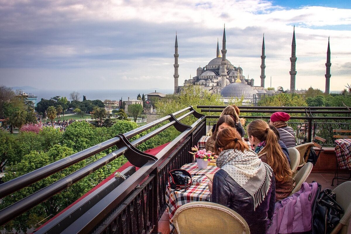 گزارش عصر ترکیه از آمار شگفت انگیز گردشگری 2022 : سبقت استانبول از پاریس و نیویورک/ سفر 10 درصد مردم کویت به استانبول!
