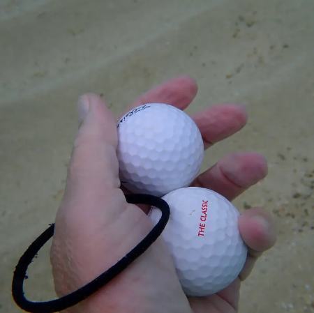 حلقه ازدواجی که دور گردن یک ماهی گیر کرده بود (+عکس) حلقه ازدواجی که دور گردن یک ماهی گیر کرده بود (+عکس)