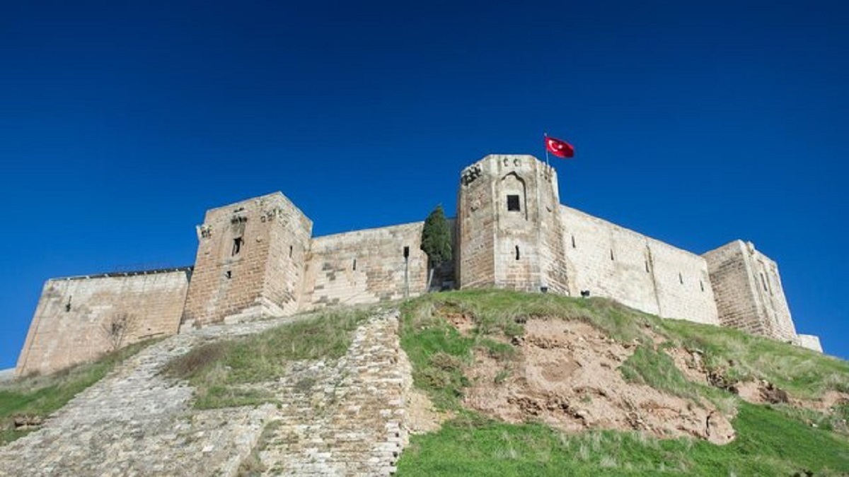 زلزله  قلعه تاریخی ترکیه را ویران کرد