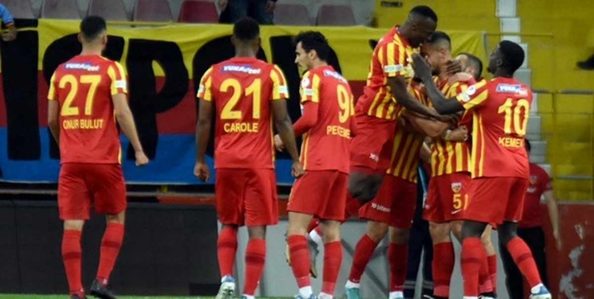 اقدام بشردوستانه باشگاه ملی‌پوشان ایرانی در زلزله ترکیه