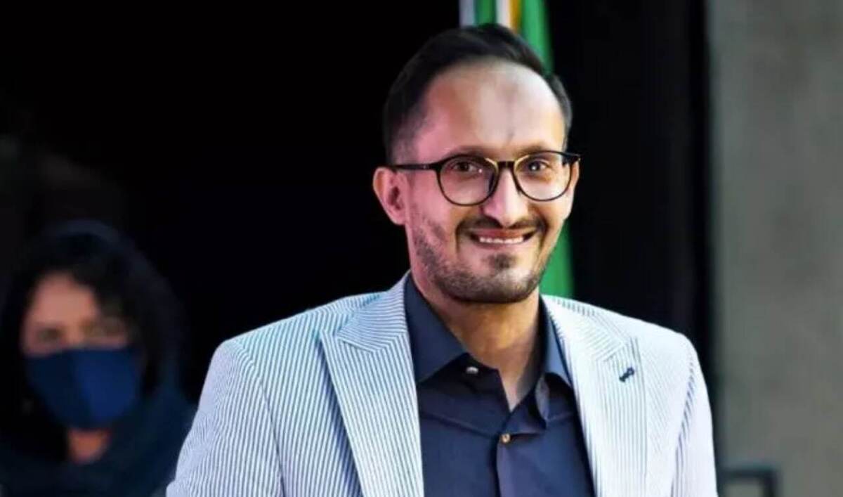 آریا جعفری، عکاس به قید وثیقه آزاد شد