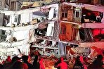 ببینید | پرت شدن یک فرد از طبقات ساختمان در پی فرار از زلزله ترکیه