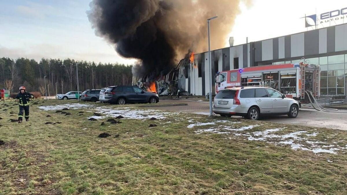 آتش‌سوزی در کارخانه تولید پهپاد آمریکایی در لتونی (+عکس و فیلم) / پهپادهای تولیدی به اوکراین فرستاده می‌شد
