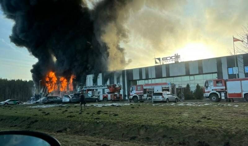آتش سوزی کارخانه تولید پهپاد آمریکایی در لتونی (+عکس) / پهپادهای تولیدی به اوکراین فرستاده می شد