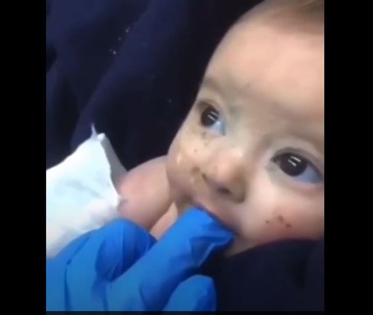 ببینید | نجات نوزاد ترکیه‌ای از زیر آوار پس از ۴۰ساعت