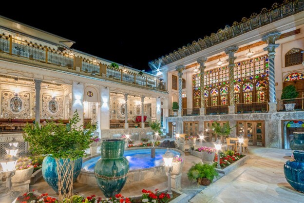 ورود شاهزاده قجری به اصفهان