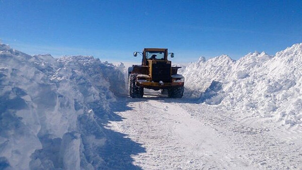 بسته شدن راه ۲۸۳ روستای کردستان به علت بارش برف