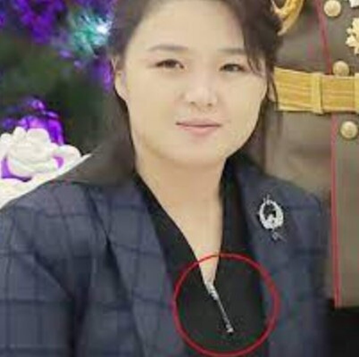 همسر کیم جونگ اون با گردنبندی به شکل موشک بالستیک (عکس)