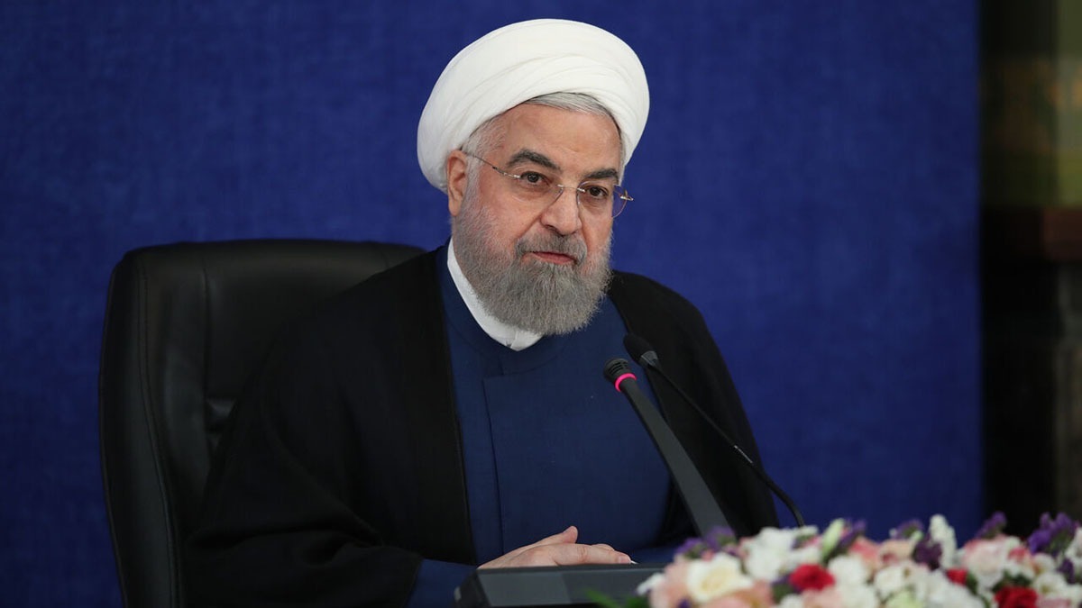روحانی: نگذاریم اقلیتی قدرت‌طلب اکثریت را کنار بزنند که آن روز پایان انقلاب خواهد بود / با شنیدن صدای مردم، بقای انقلاب تضمین می‌شود