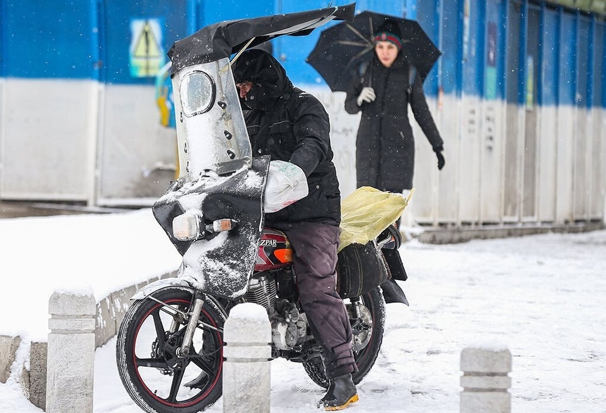 پلیس: معابر پایتخت لغزنده است؛ از موتورسیکلت استفاده نکنید