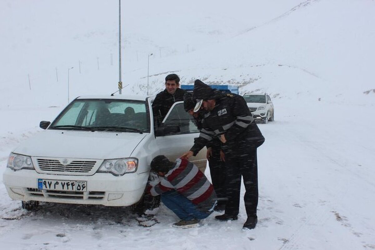 آخرین وضعیت جاده های ارتباطی مازندران/ انسداد جاده کندوان و بارش برف در جاده هراز