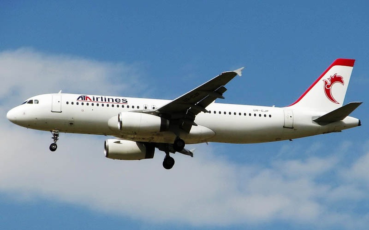 هواپیمایی آتا: عذرخواهی/ تکذیب حبس مسافران