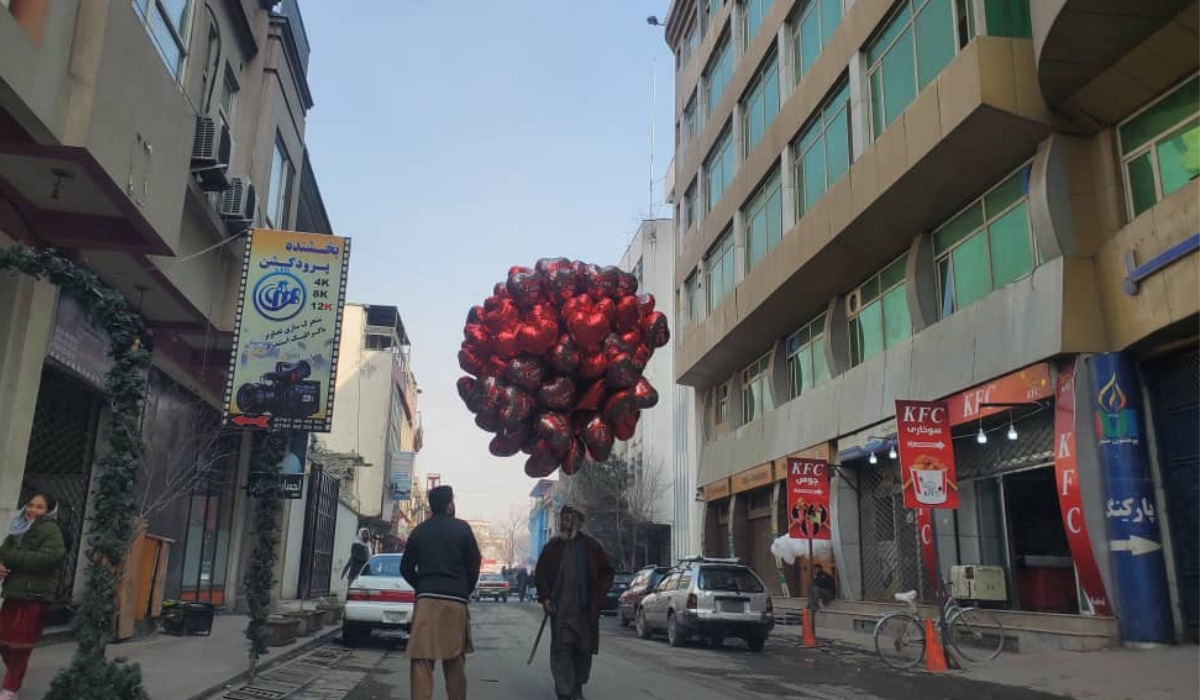 ممنوعیت ولنتاین توسط طالبان: جشن کفار است / گشتی های مسلح طالبان علیه ولنتاین/ گلفروش های کابل بی مشتری ماندند ممنوعیت ولنتاین توسط طالبان: جشن کفار است / گشتی های مسلح طالبان علیه ولنتاین/ گلفروش های کابل بی مشتری ماندند