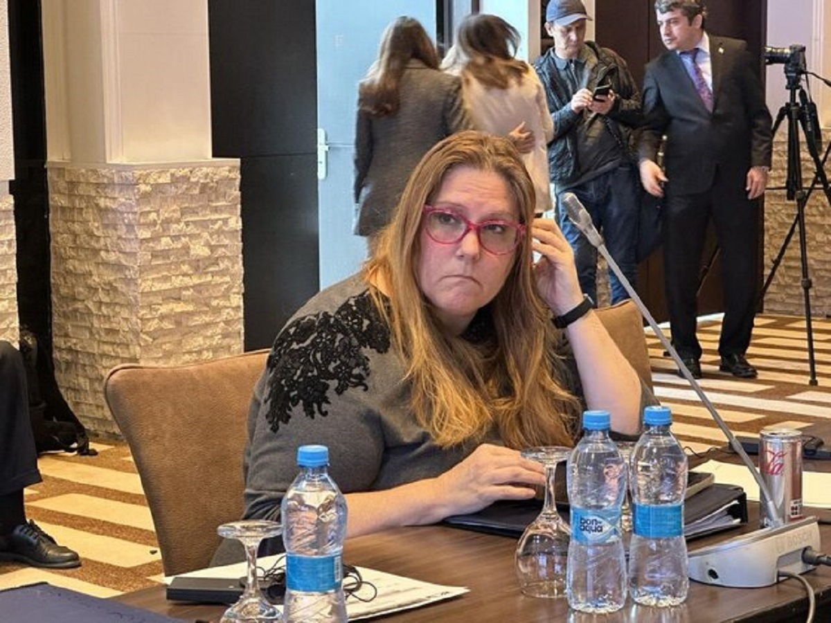 عذرخواهی سرپرست سفارت آمریکا در کابل بابت توییت‌هایش درباره دختران افغانستان