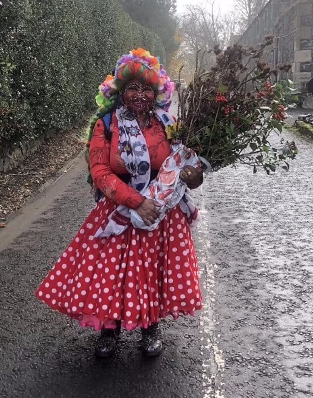 رازهای باورنکردنی زنی که با ۱۵,۰۰۰ پیرسینگ رکورددار جهان است (عکس)