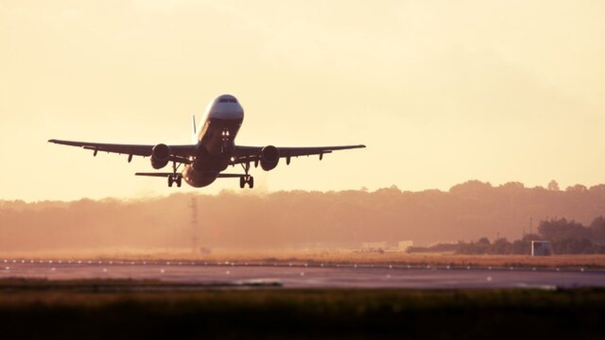 رئیس سازمان هواپیمایی: افزایش قیمت بلیت هواپیما را پیش از تصویب ستاد تنظیم بازار قبول نداریم