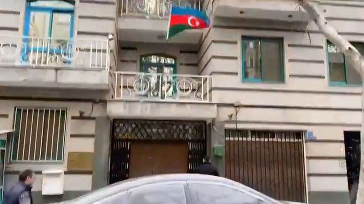 فرد مهاجم به سفارت آذربایجان: فروردین امسال همسرم به سفارت آمده و دیگر برنگشته است