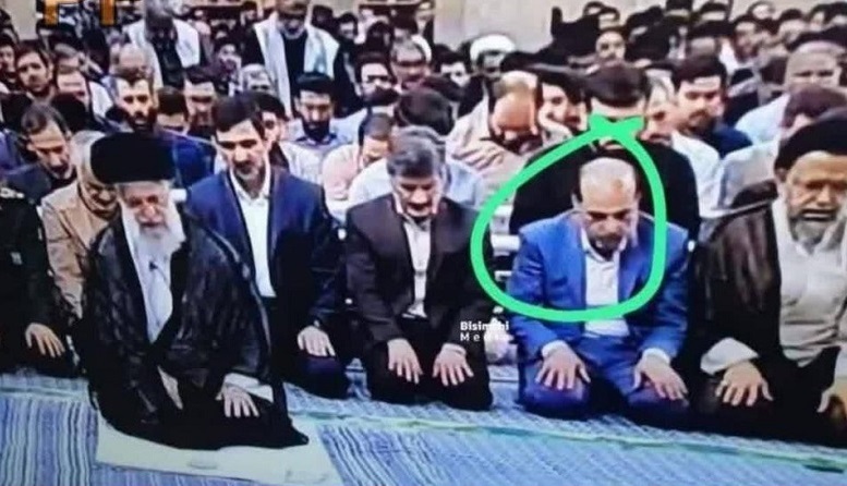 عضو دفتر نشر آثار رهبری: فرد در عکس بیت رهبری، علیرضا اکبری نیست