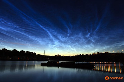 ظاهر شدن ابرهای عجیب در آسمان پس از پرتاب  ۵۶ ماهواره استارلینک (+عکس)