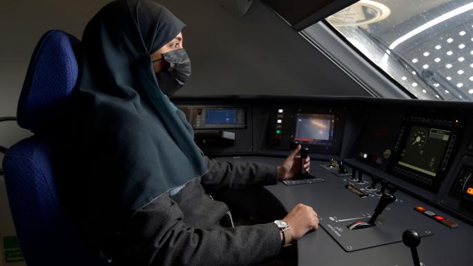 زنان راهبر قطار در عربستان سعودی؛ نگاه محافظه کاران و استقبال جامعه