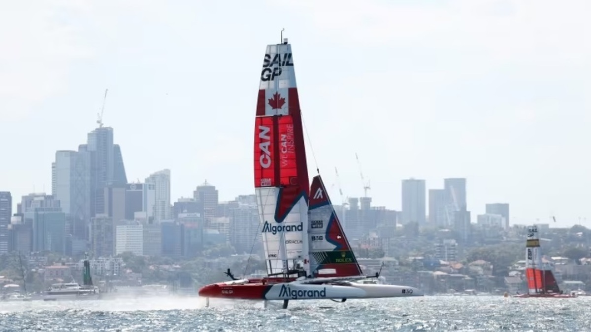 ببینید| باد شدید در استرالیا چه بلایی سر قایق بادبانی تیم قایقرانی کانادا آورد