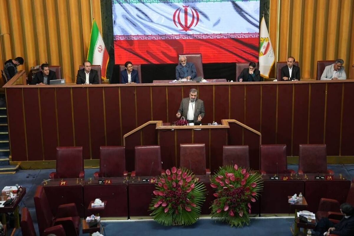 محسن رضایی: مردم نسبت به مسائل اقتصادی کاملا واقف نیستند/ اگر نصف فشار اقتصادی که به ایران وارد شده به کشور دیگری وارد شود کمتر از ۴۸ ساعت سقوط می کند