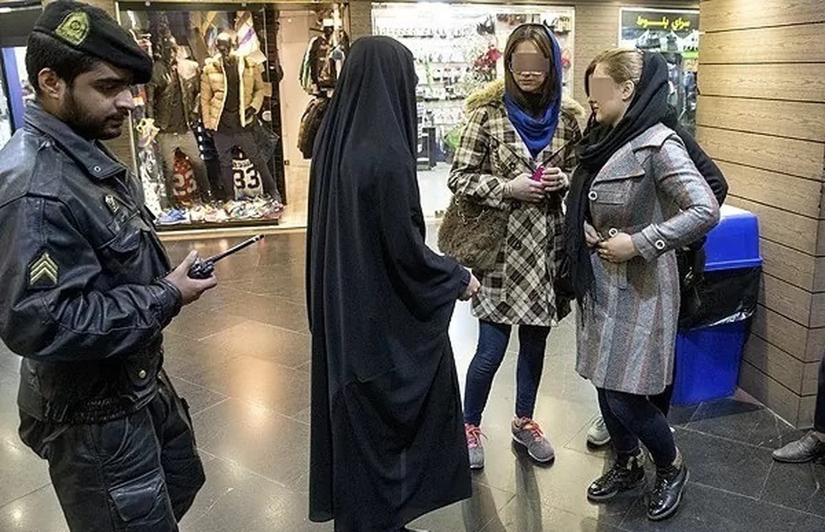 معاون استانداری مرکزی: برای برخورد با بی‌حجابی کنونی، باید «مداخله جدی» کرد/ «تخلفات اداری» با کارمندان خاطی، برخورد کنند