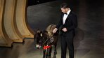 ببینید | حضور مجری اسکار با الاغ بر روی صحنه مهمترین مراسم سینمایی آمریکا